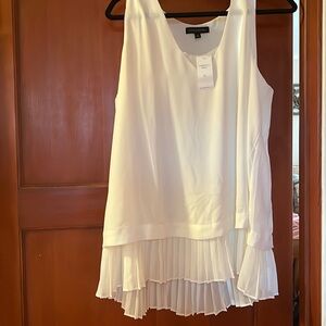 NWT Banana Republic Cream Sleeveless Blouse - Size XL